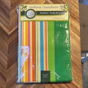 NWT Summer Style Indoor/Outdoor Fabric Tablecloth